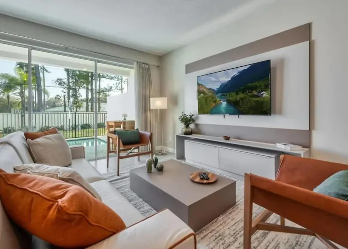 7961 Luxurious 4-Suite Villa With Private Pool 10 Minutes From Disney