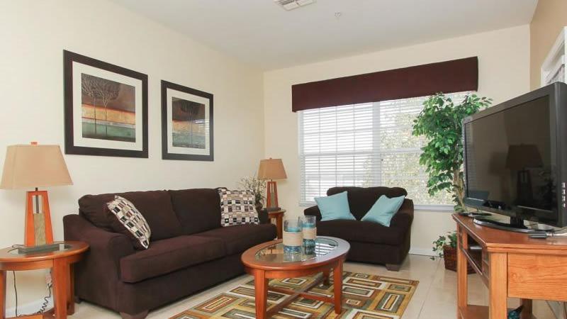 3 Bedroom 2 Bath With The Comforts Of Orlando