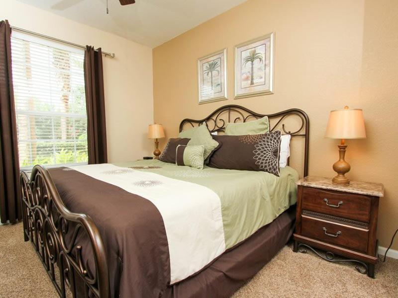 Ground Floor 3 Bedroom 2 Bath Luxury Condo Holiday home *
