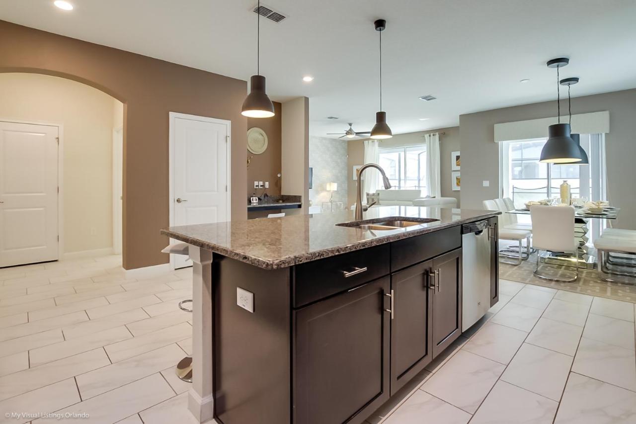 Villa Beautiful! 6bed 5ba Games Pool 4725shd *