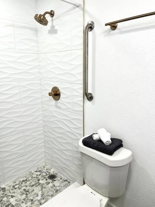 Apartment New - Remodeled Close To Universal