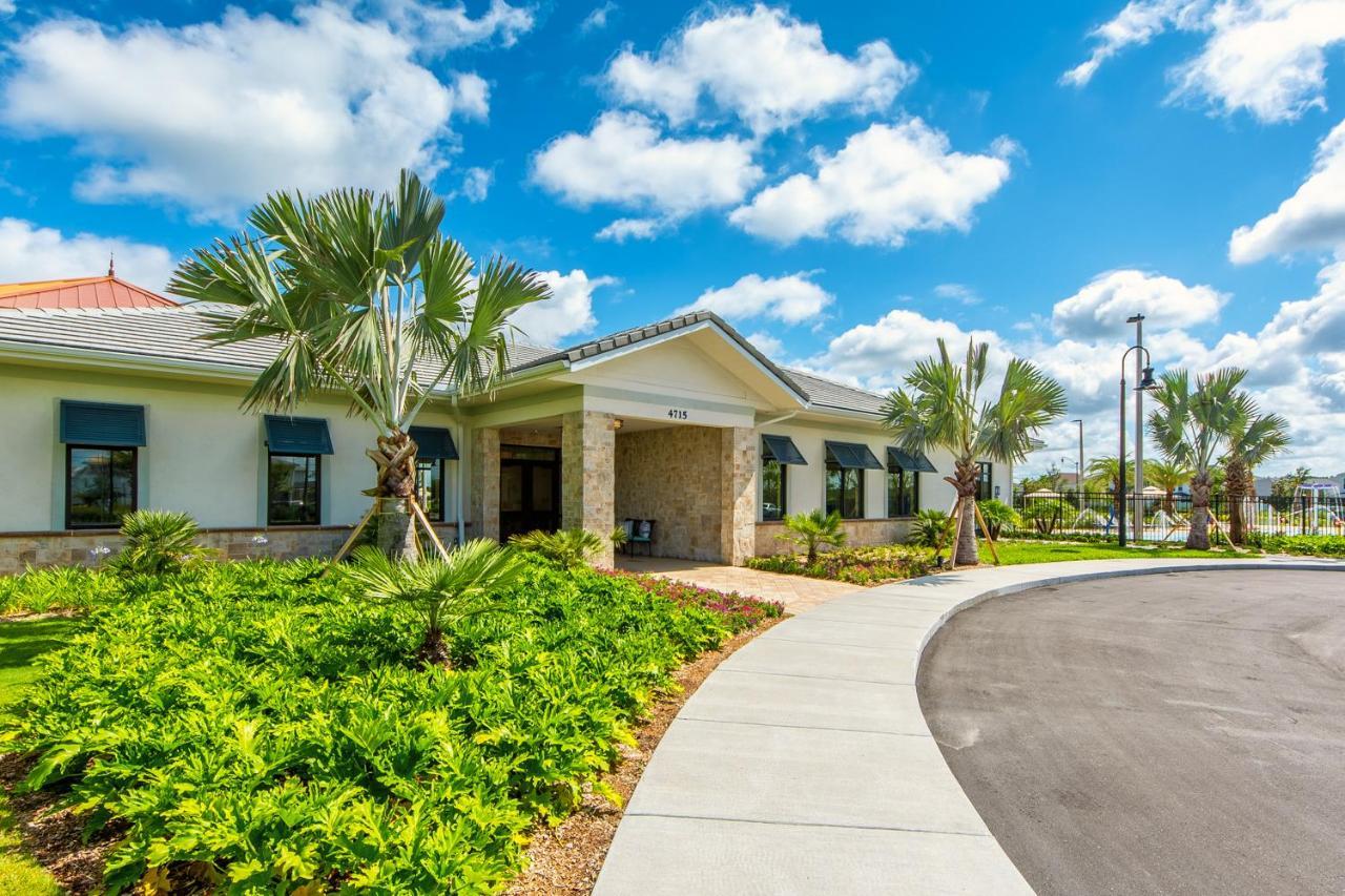 Modern With A Private Pool Near Villa *