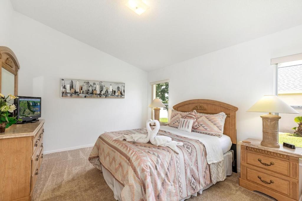 #253-modern 4 Bed With Own Private Pool Close To Villa