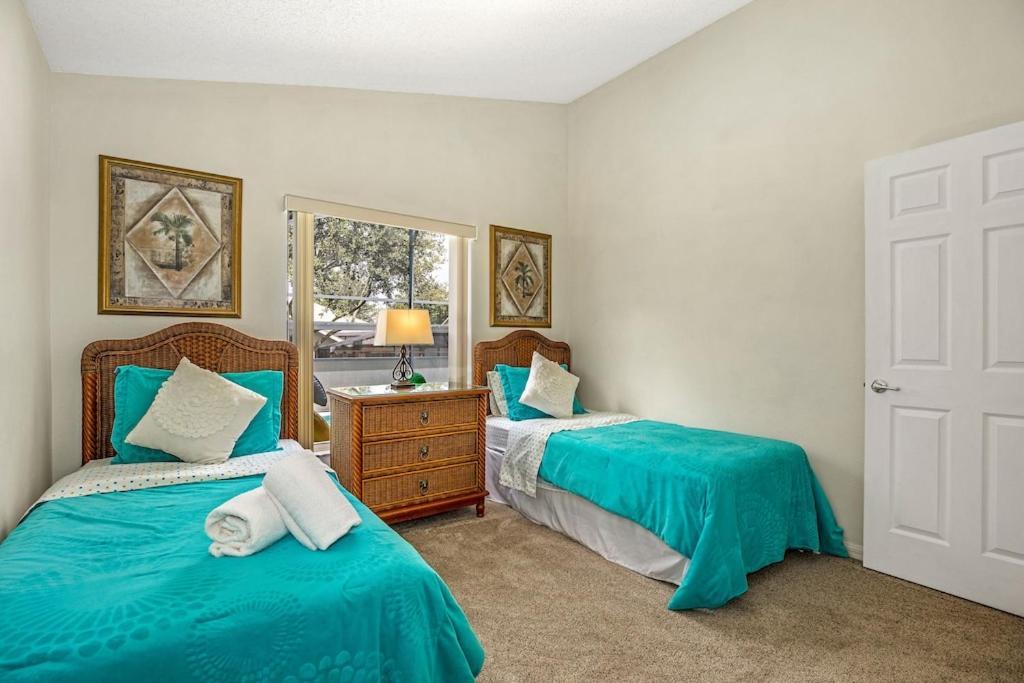 #253-modern 4 Bed With Own Private Pool Close To Villa Orlando