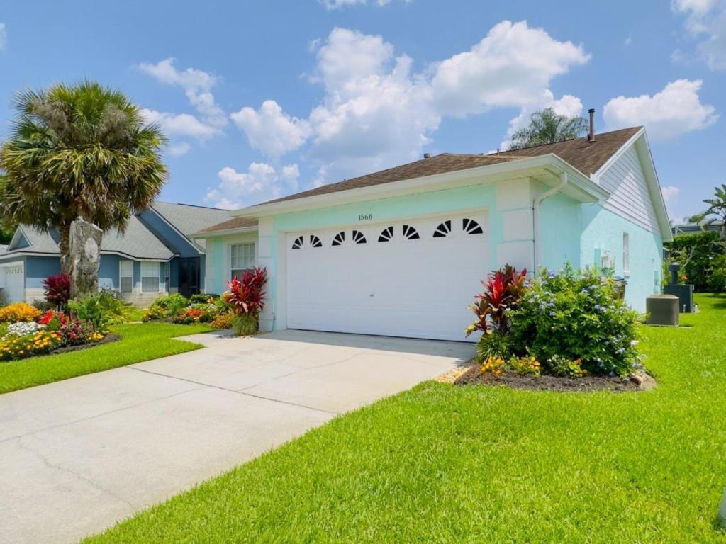 1566 Oak Hill Trail #105715