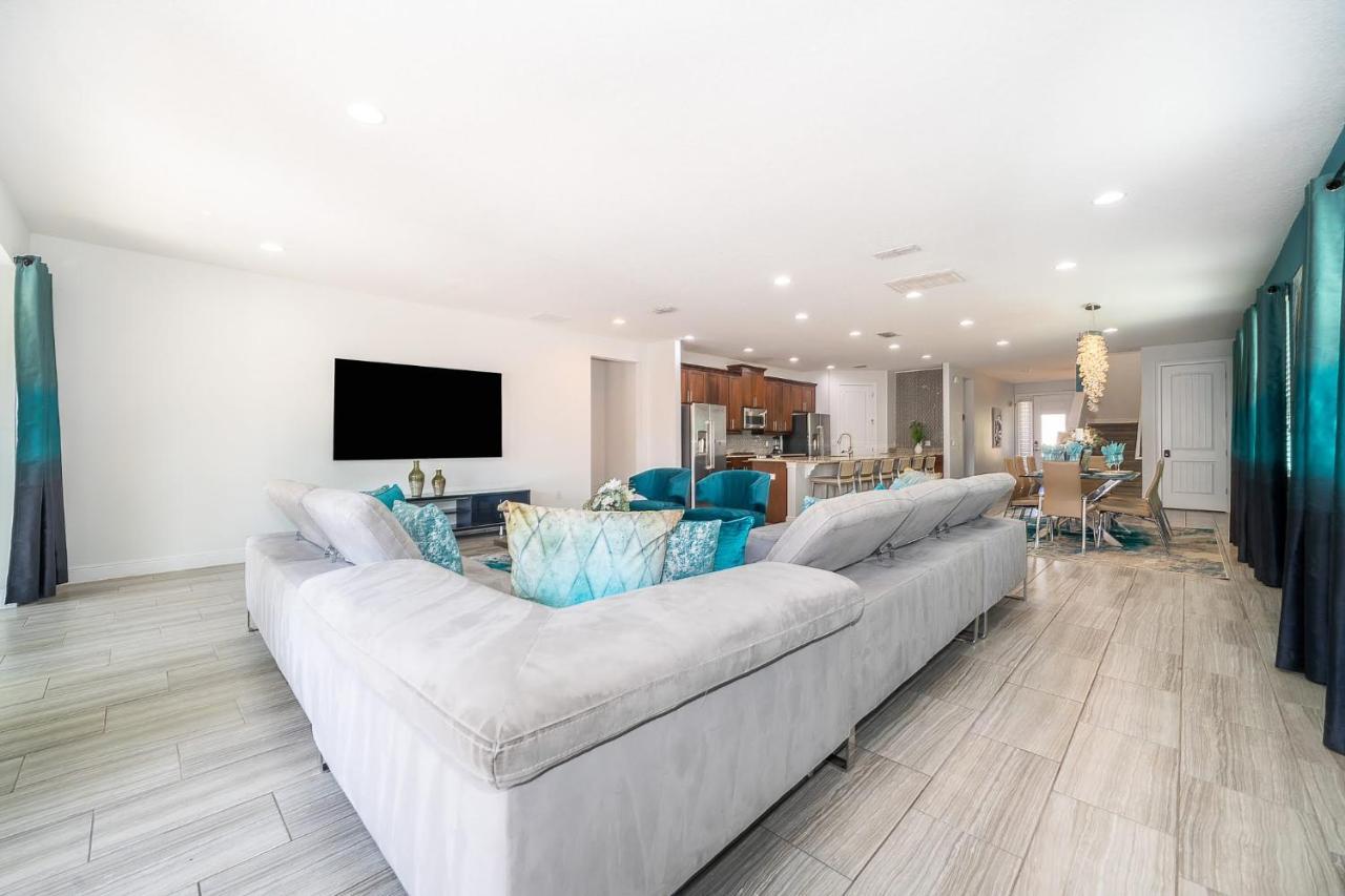 Epic Family Fun! Games & Theme Room, Pool - Encore Resort, Near Holiday home