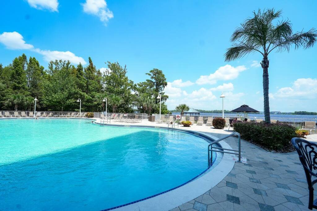 Aparment 2nd Floor 5 Minutes From Apartment