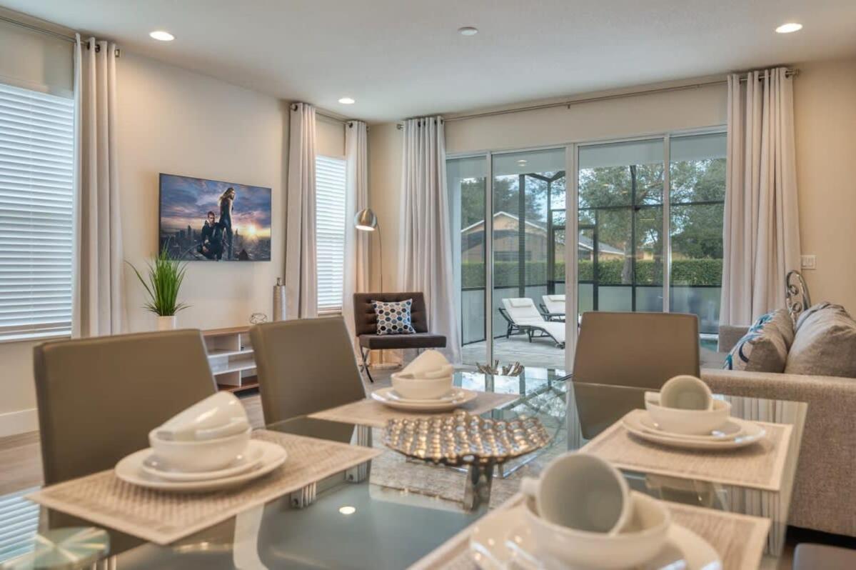 Spacious New Modern Retreat *