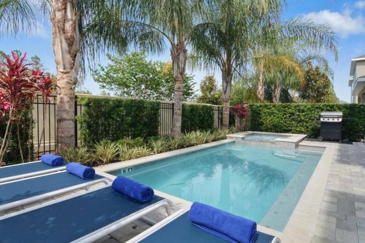 Spacious Vacation With Private Pool 76