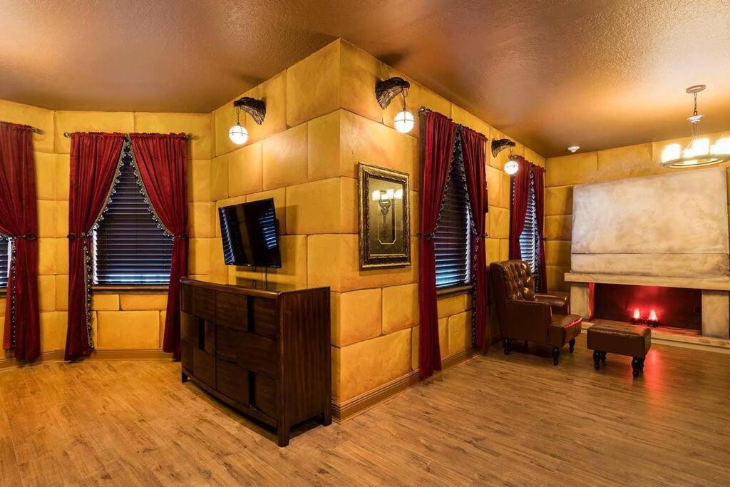 Holiday home Magical 10 Bedroom Harry Potter Mansion Sleeps 30
