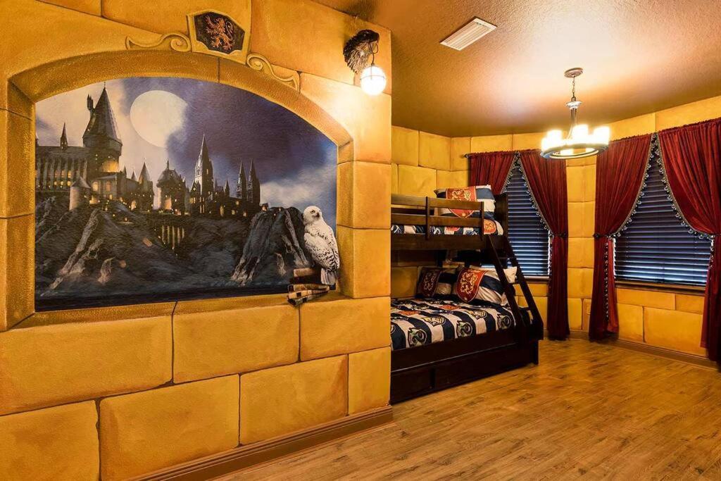 Magical 10 Bedroom Harry Potter Mansion Sleeps 30 *