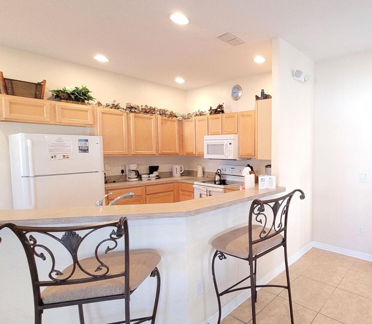 8 Miles To Disney, 20 Miles To Universal, Private Pool, Spa, Washer, Dryer, Games Room, Gated