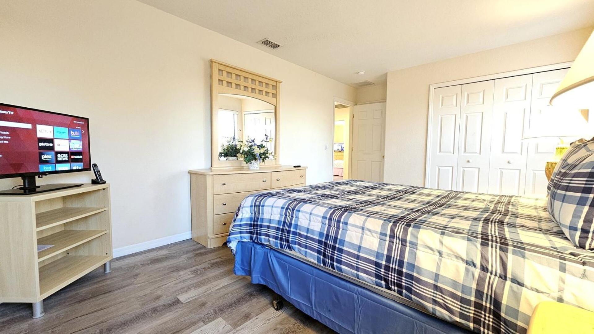 8 Miles To Disney, 20 Miles To Universal, Private Pool, Spa, Washer, Dryer, Games Room, Gated Holiday home