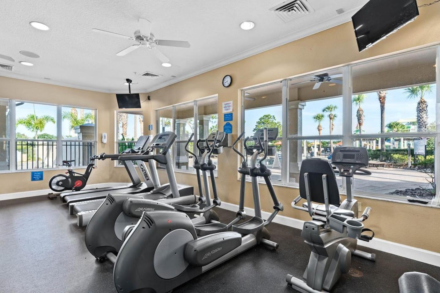 2 Bed 2 Bath First Floor Windsor Hills Apartment