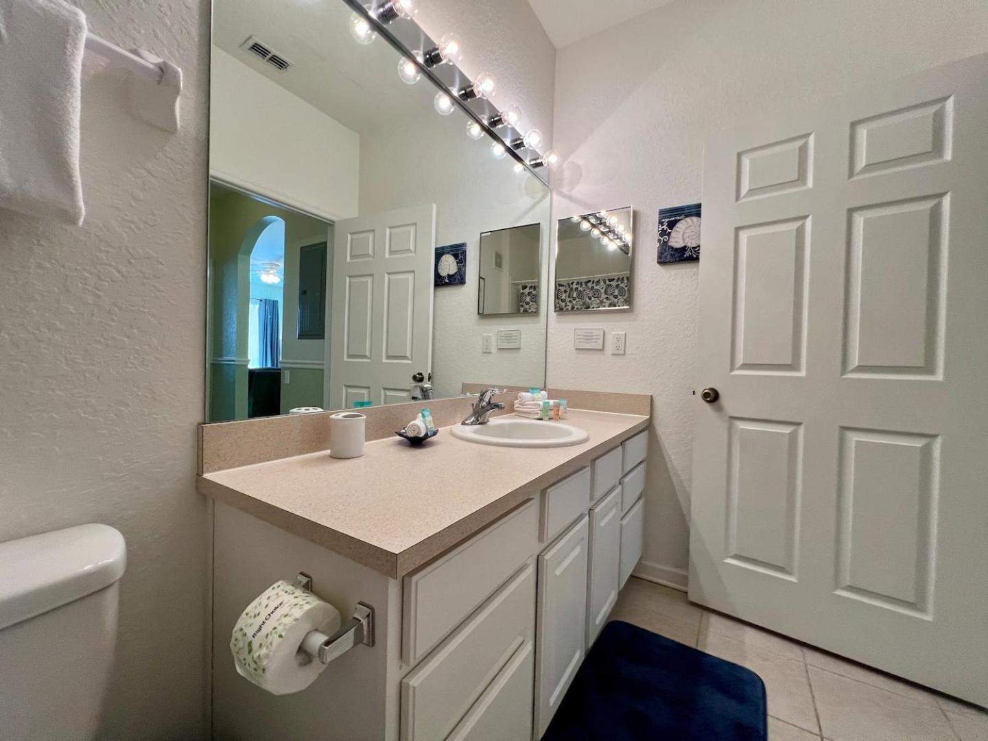 2 Bed 2 Bath First Floor Windsor Hills *