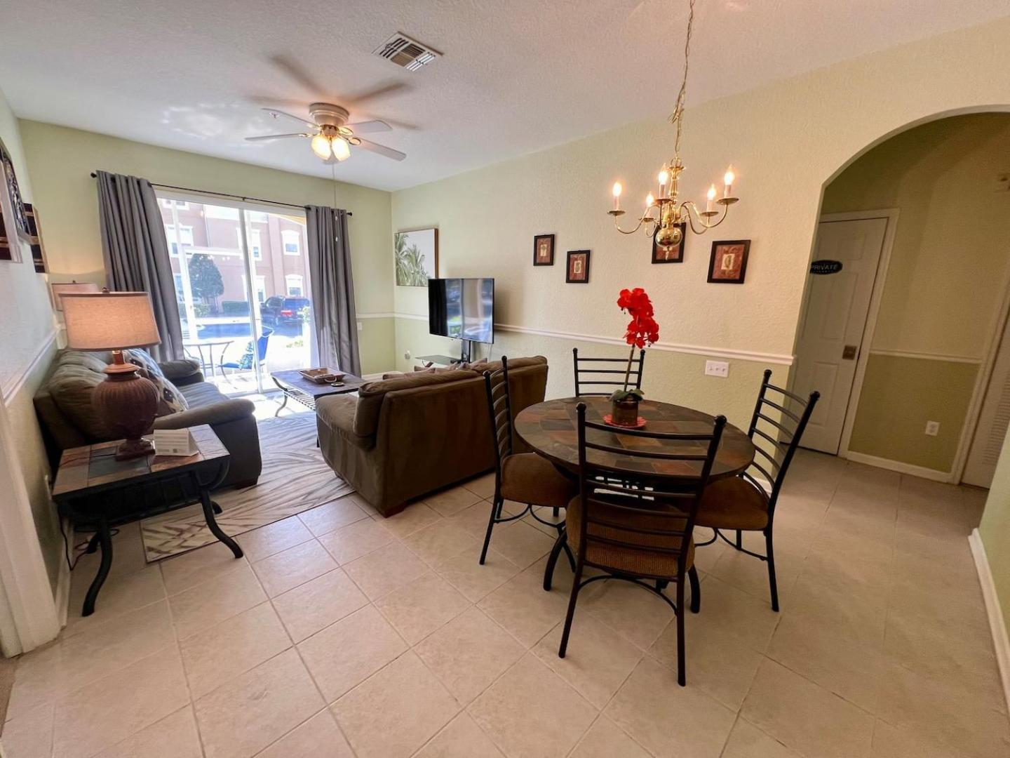Apartment 2 Bed 2 Bath First Floor Windsor Hills *