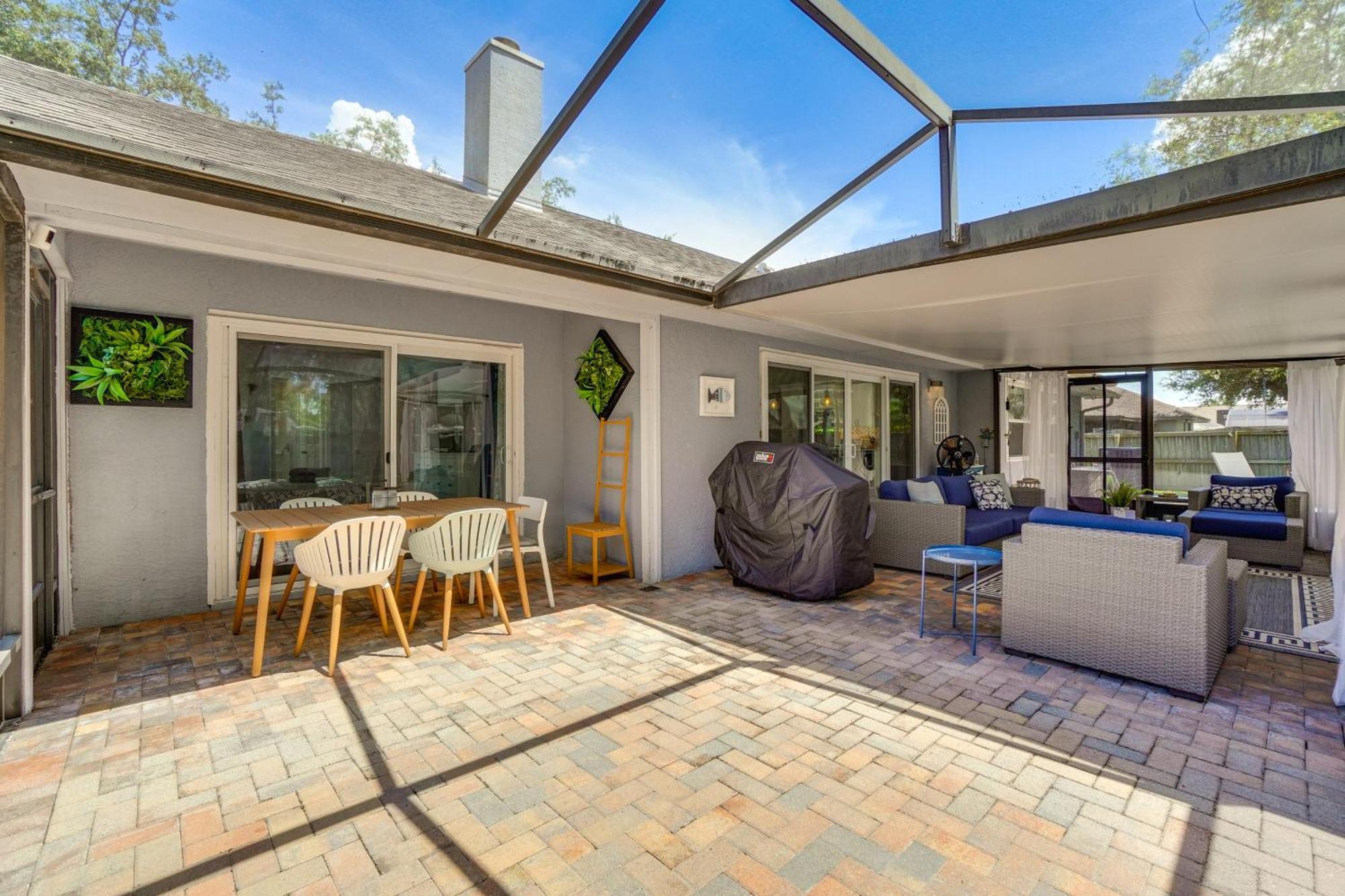 Luxe With Grill And Fenced Yard!
