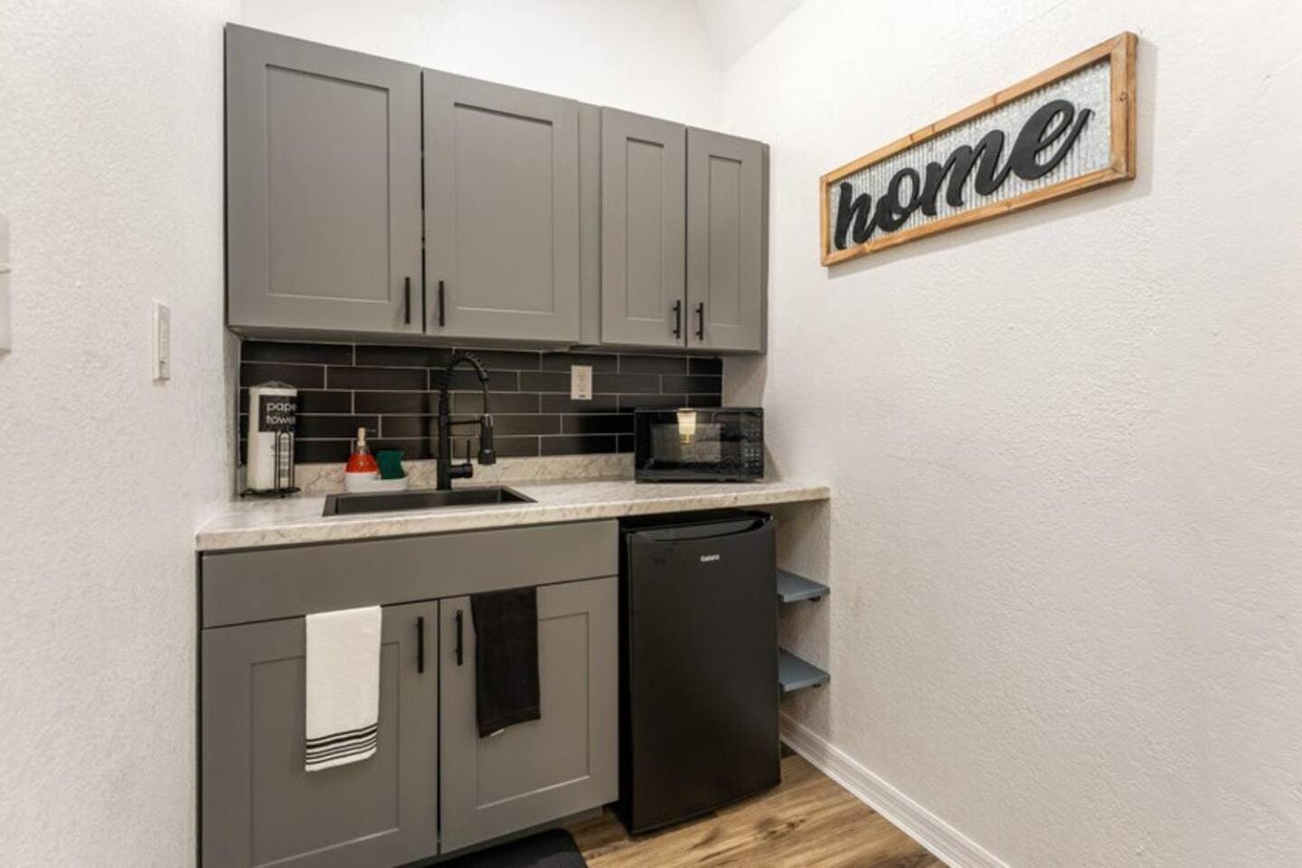 Holiday home 1br Retreat Close To Wi-fi *