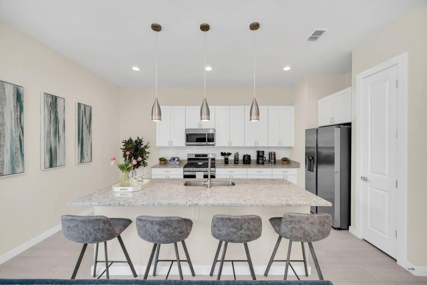 5 Bd 5ba Themed House Near Holiday home