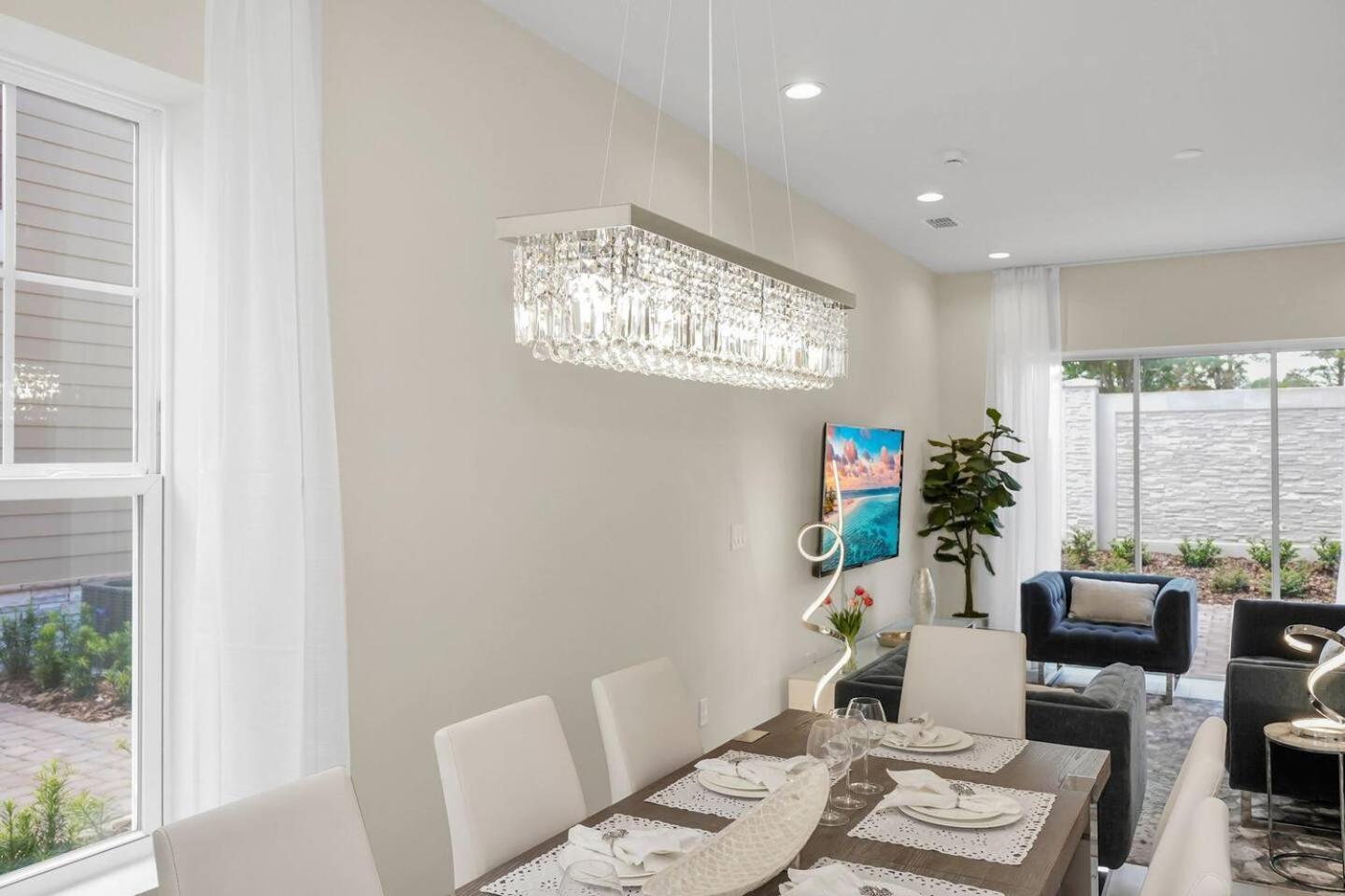 5 Bd 5ba Themed House Near