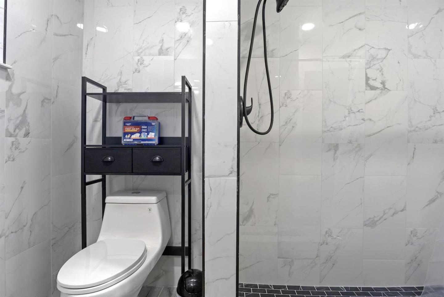 2br Pool Escape Pet-perfect, Kid-approved Holiday home