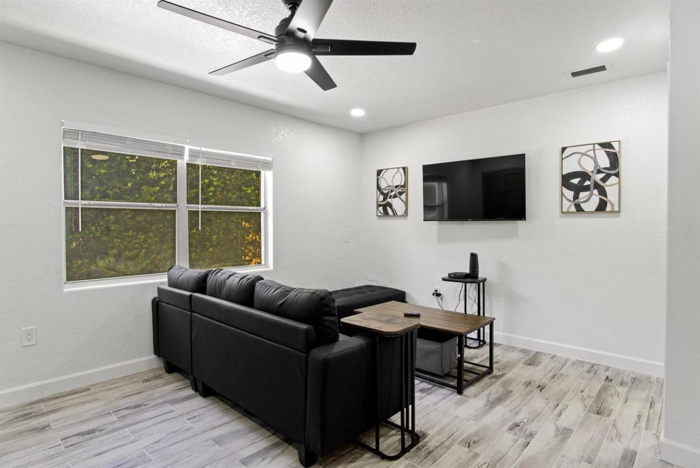 Holiday home 2br Pool Escape Pet-perfect, Kid-approved Orlando