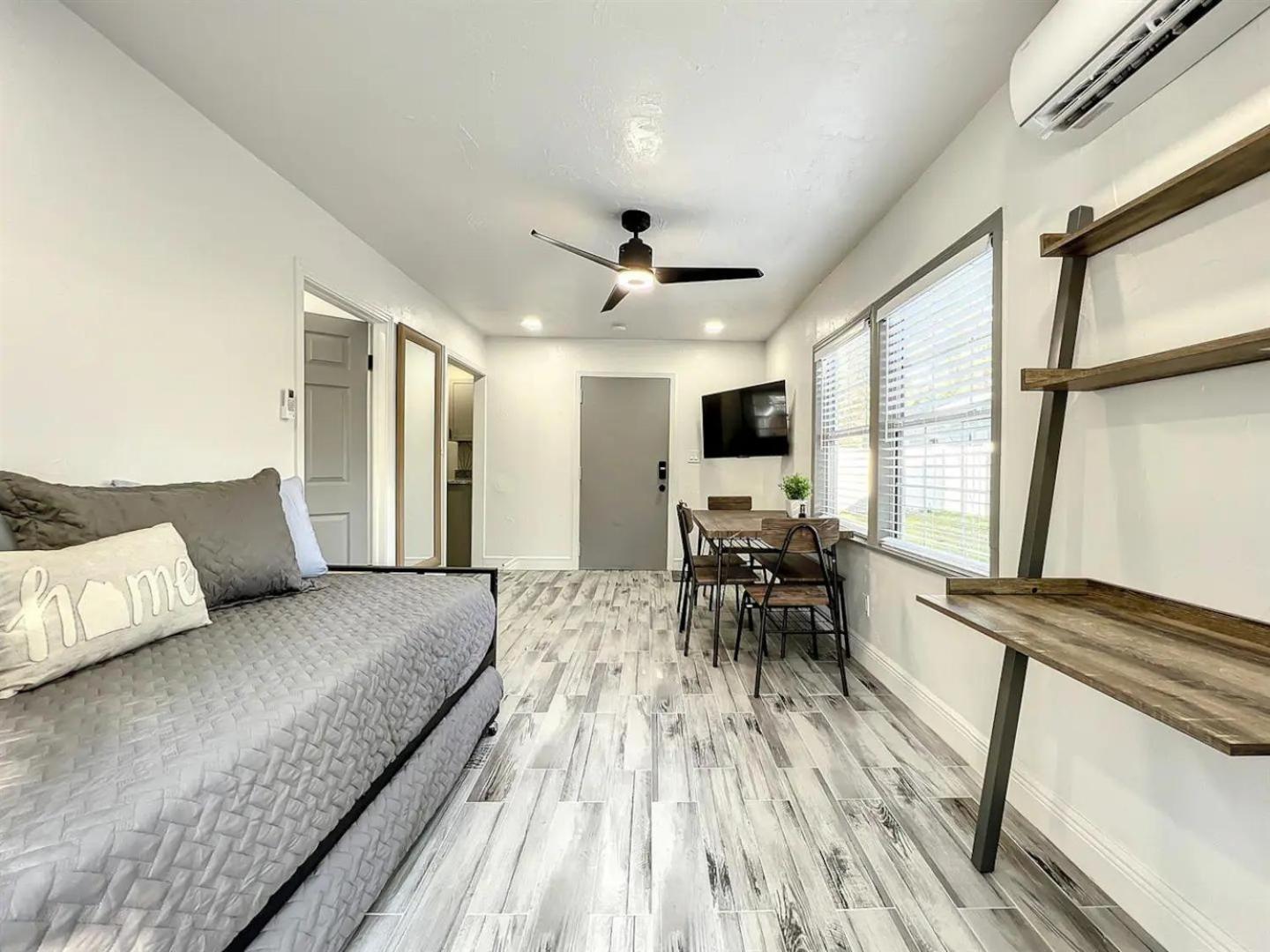 Guest house 1br Near Downtown Wi-fi Pet Friendly Orlando
