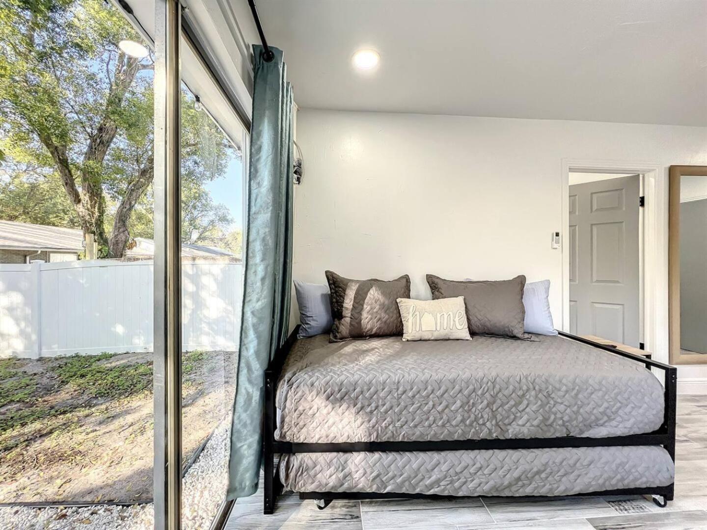 Guest house 1br Near Downtown Wi-fi Pet Friendly Orlando