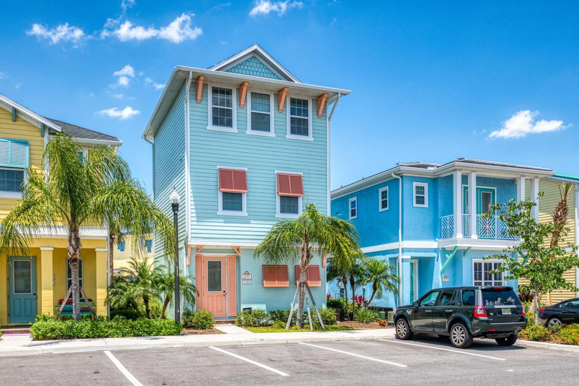 No Shoes Retreat! With Hot Tub Near With Margaritaville Island H2o Access - 8085dr Holiday home Orlando