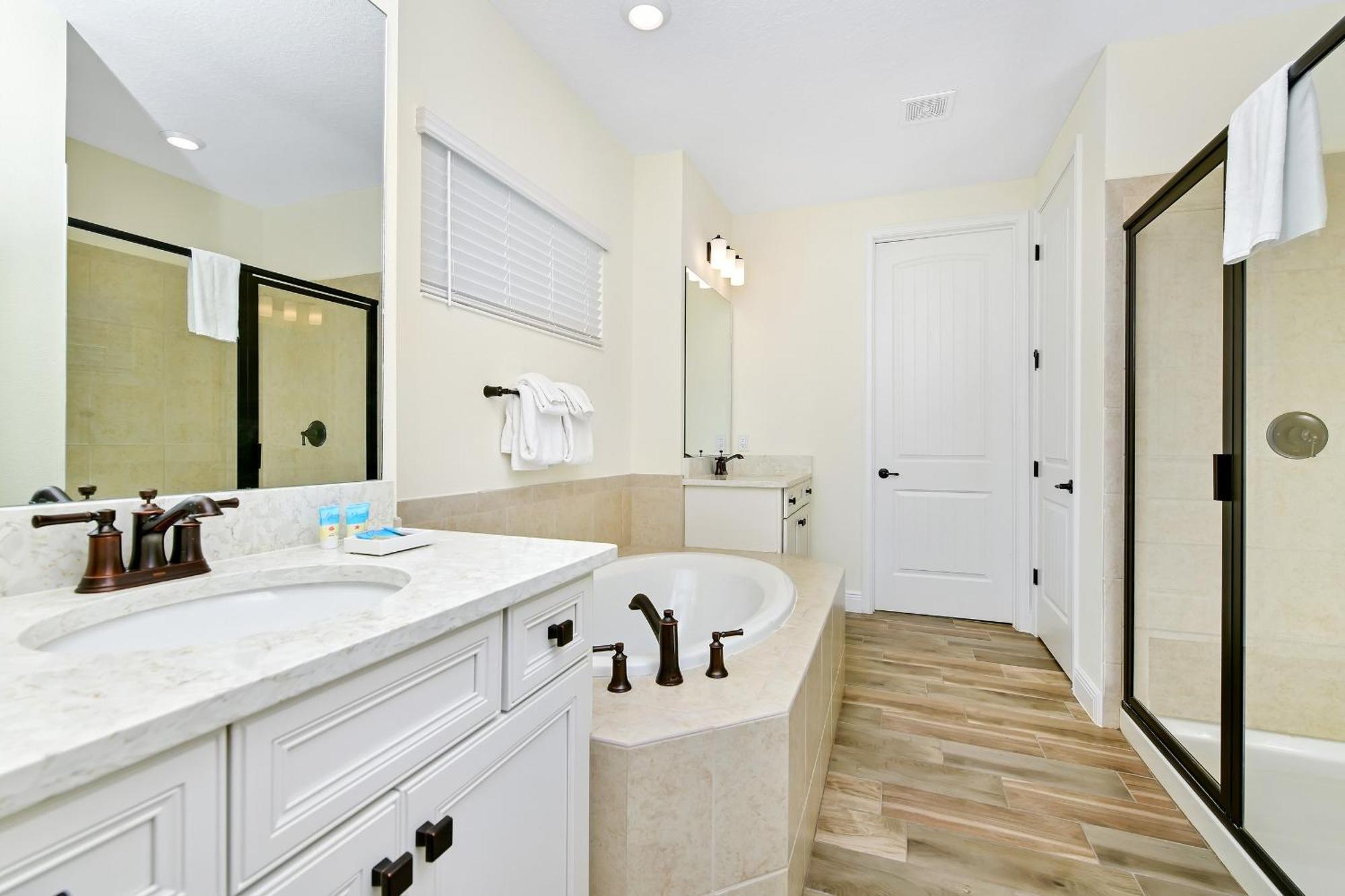 Sunshine With Private Pool Near With Margaritaville Island H20 Access - 8165su Holiday home