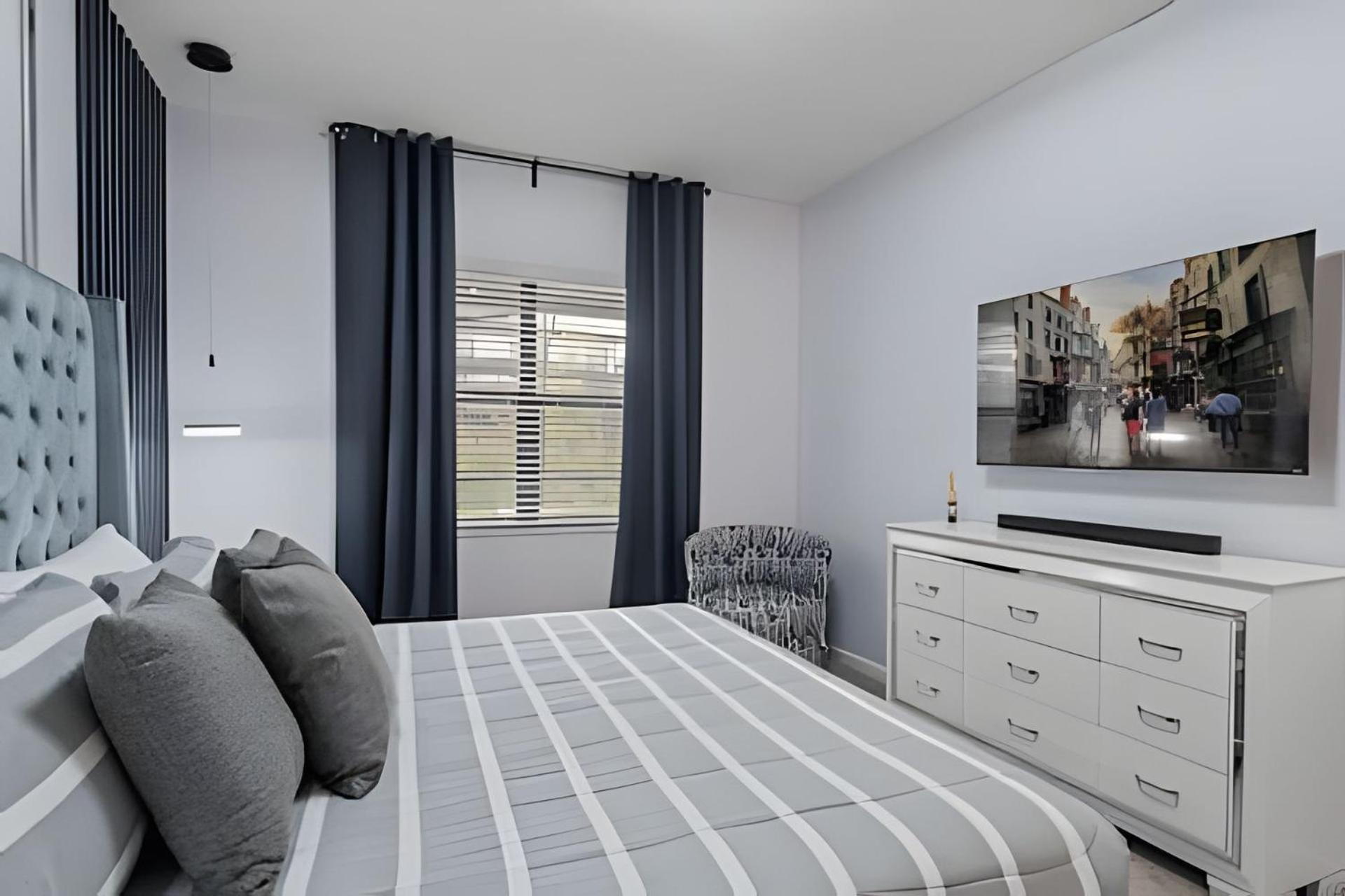 Villa 6bd - Luxury | Near Universal, Game Paradiso Grande