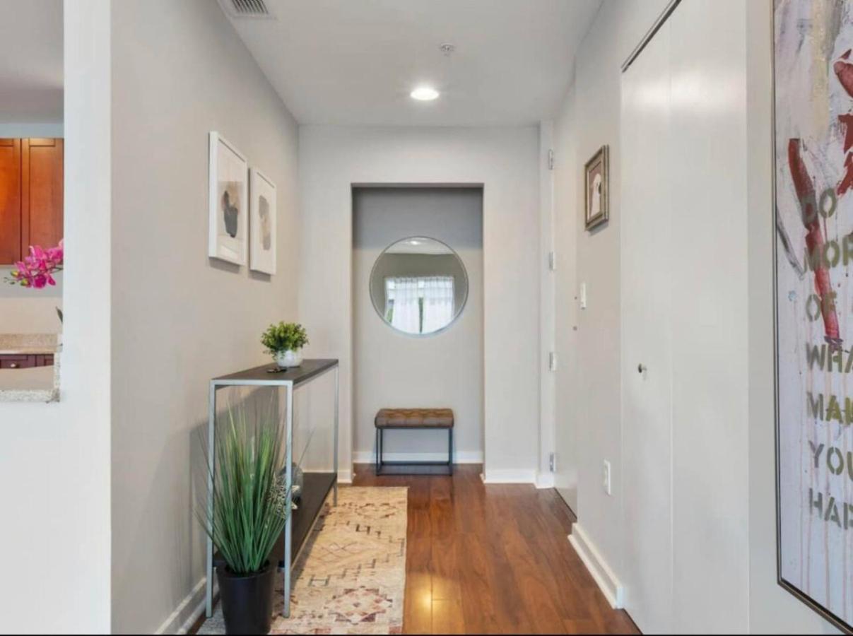 Extra Large 1 Bdrm & Gym Apartment