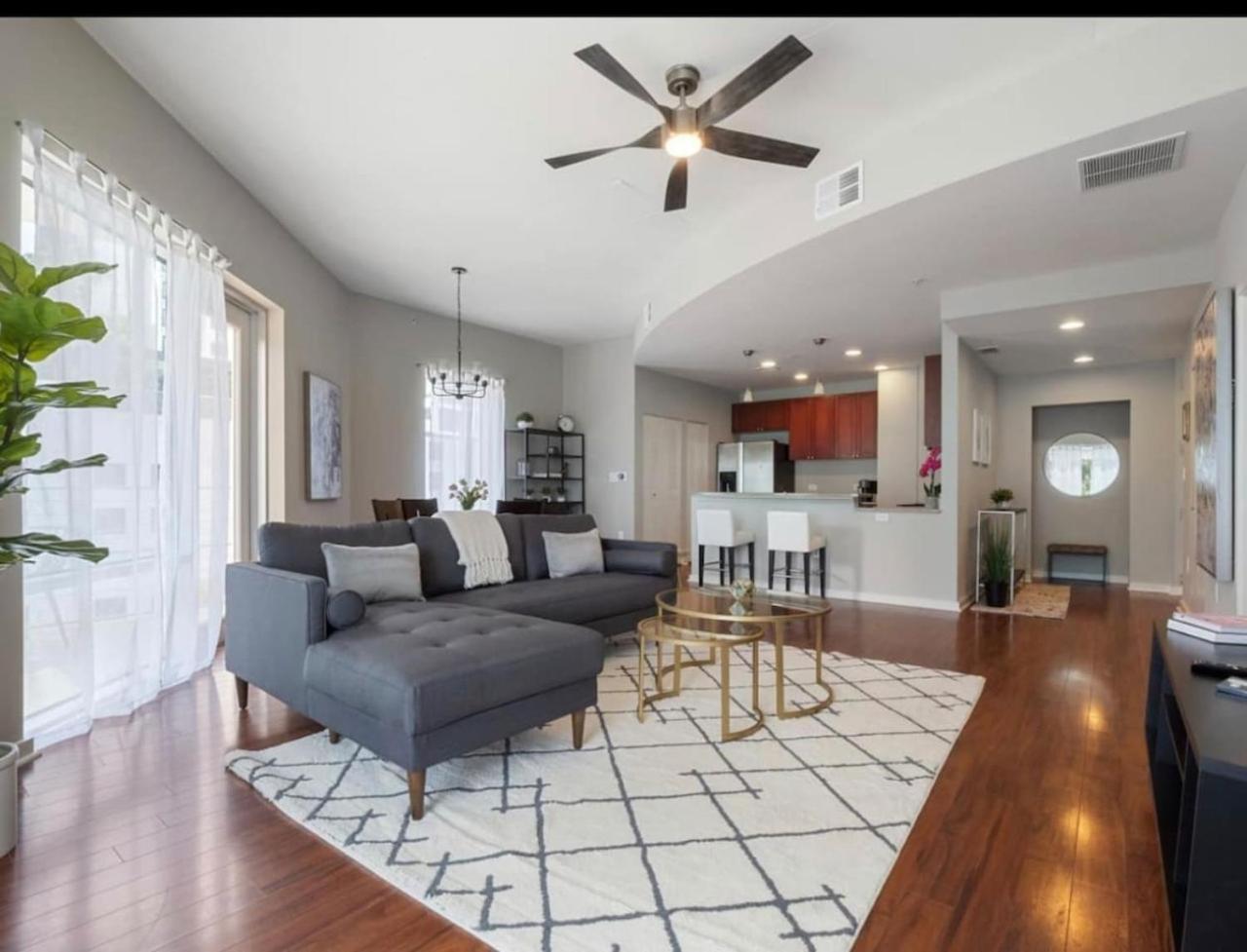 Extra Large 1 Bdrm & Gym Apartment Orlando