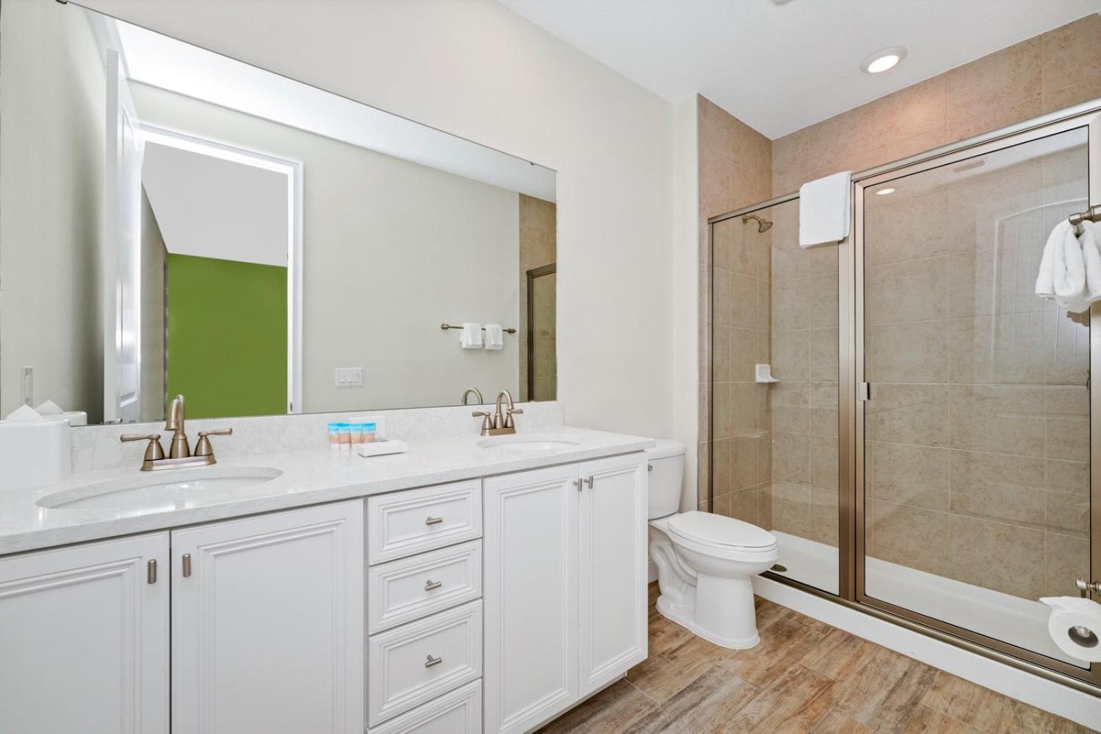Colorful Near With Margaritaville Island H20 Waterpark Access - 3197cs Villa *