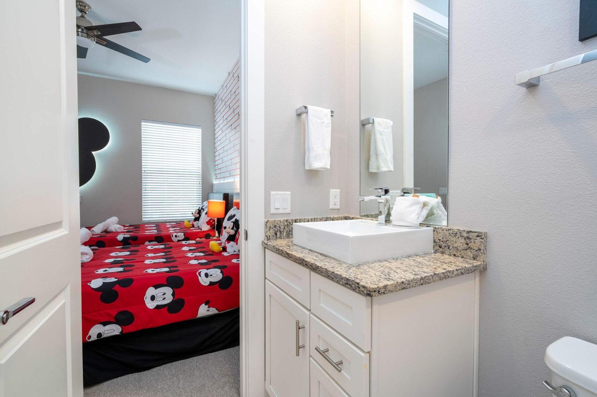 Holiday home Modern Chic Mickey And Toy Story *