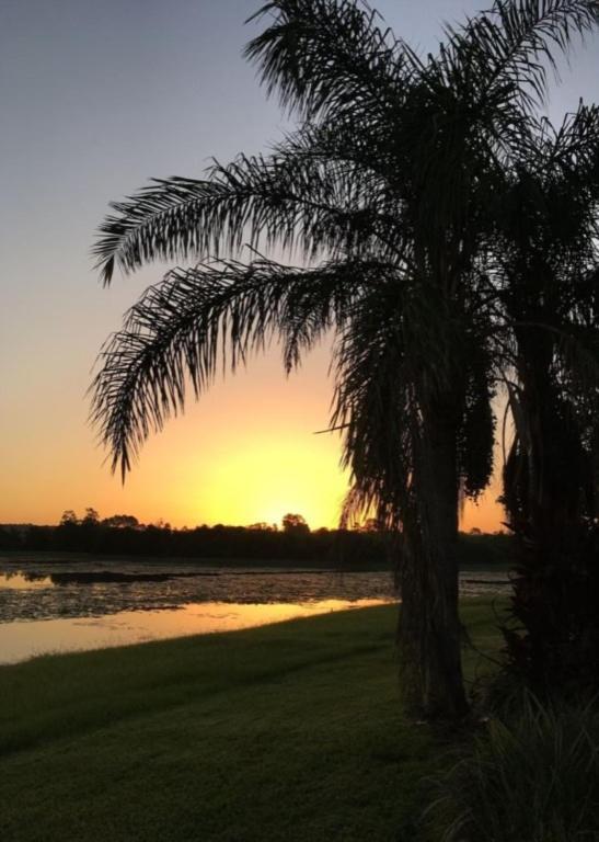 Villa Hidden Waterfront Oasis - 18 Minutes To The