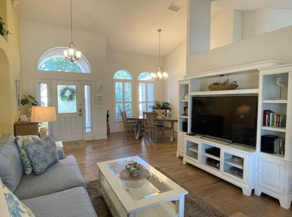 Villa Hidden Waterfront Oasis - 18 Minutes To The Orlando