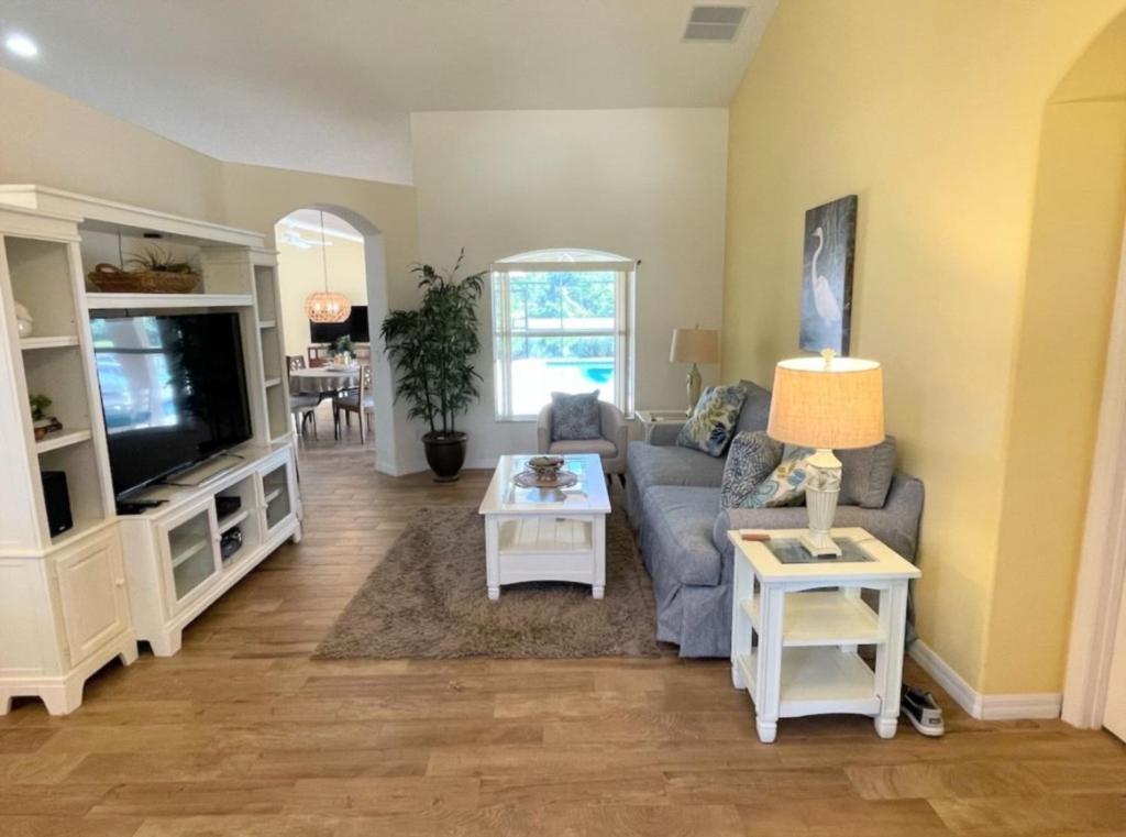 Hidden Waterfront Oasis - 18 Minutes To The