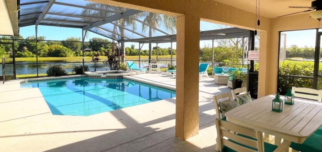 Hidden Waterfront Oasis - 18 Minutes To The * Orlando