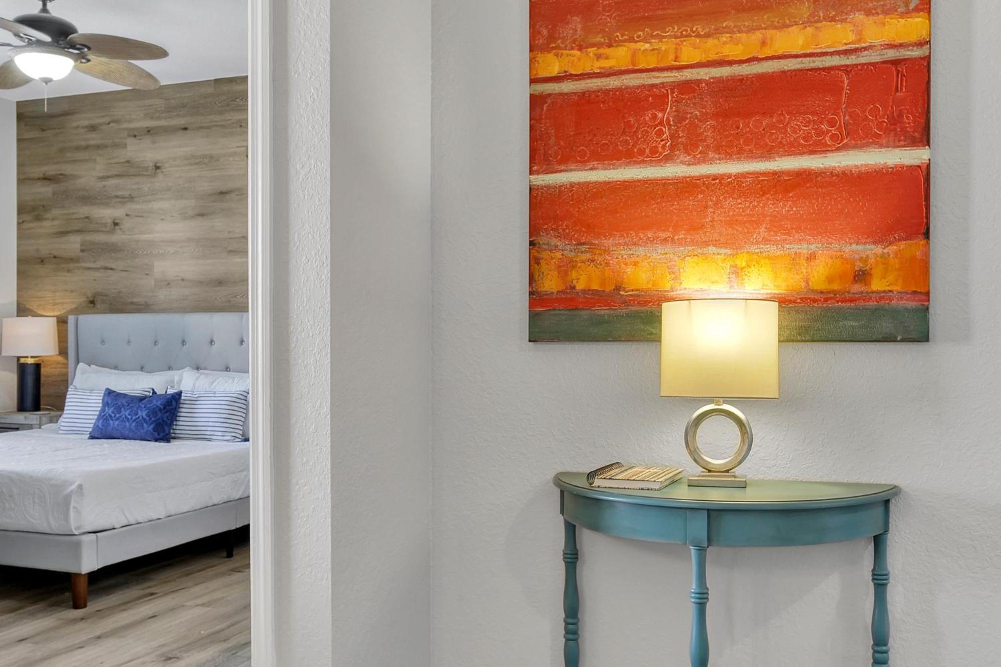 The Perch-2 Miles From Disney, Movie Theatre & Water Park Apartment