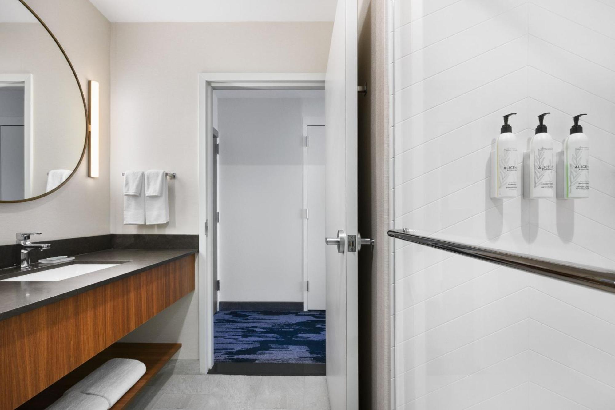 Fairfield By Marriott & At Millenia Hotel Orlando