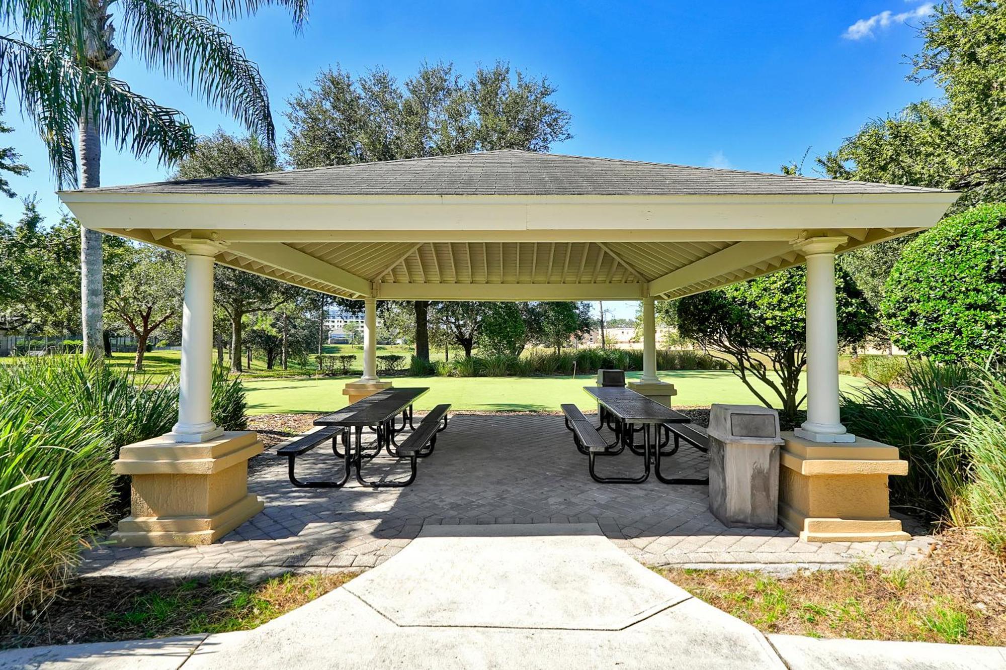 The Perch-2 Miles From Disney, Movie Theatre & Water Park Apartment *
