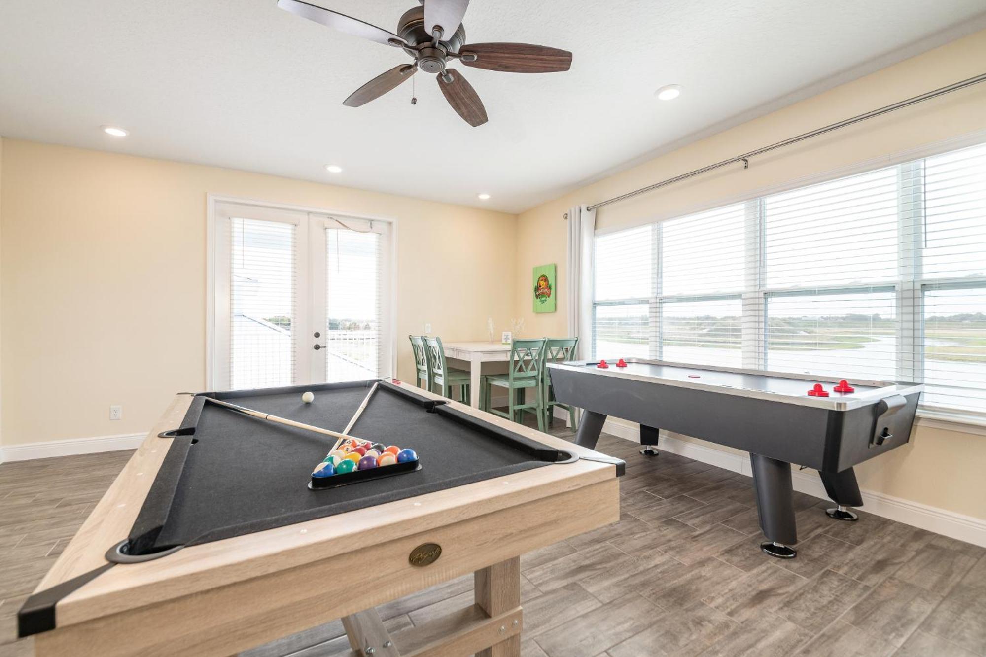 3 Story With Private Pool Near With Margaritaville Island H20 Access - 8105su Holiday home Orlando