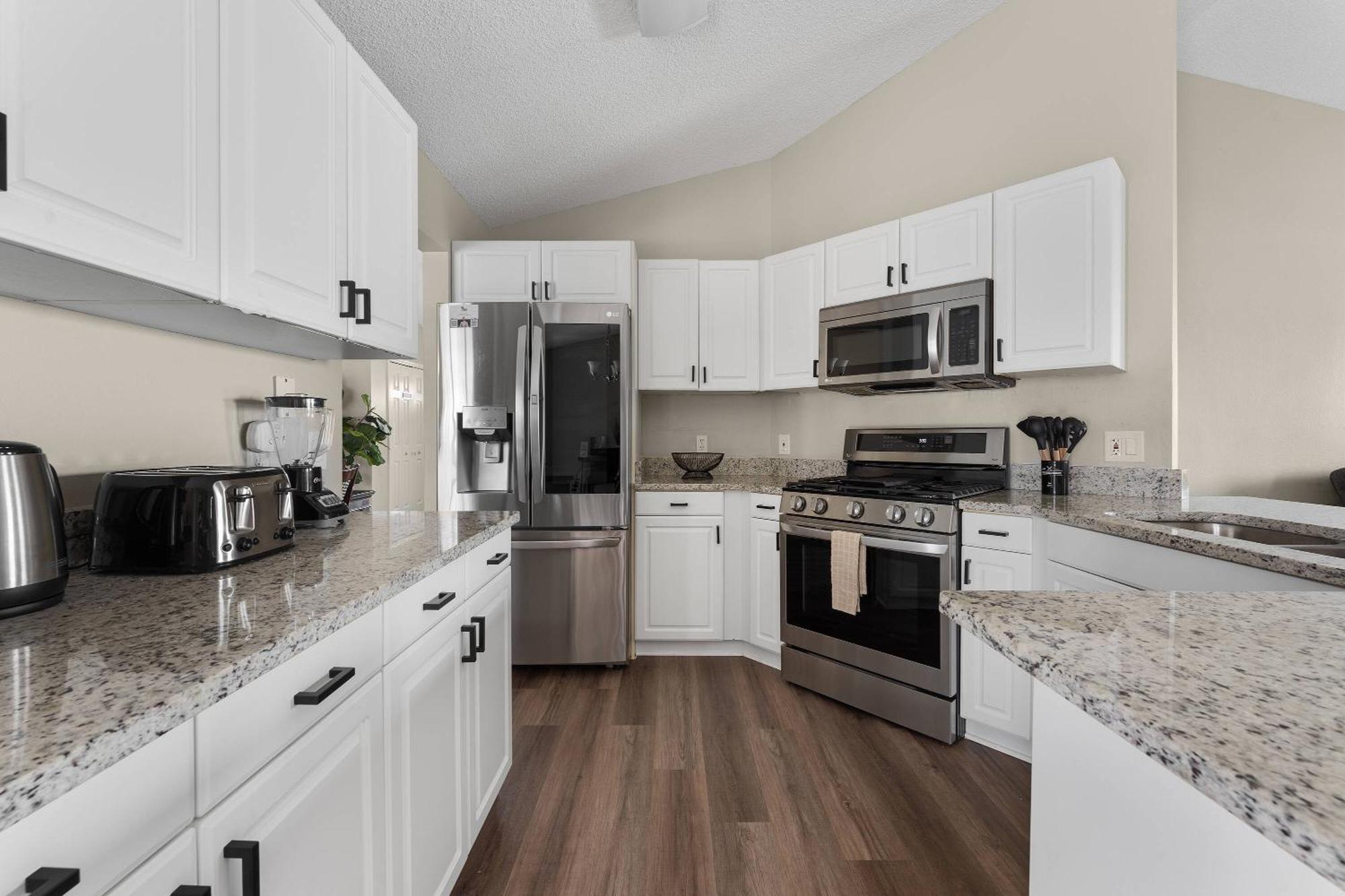 New Listing Pool And Game 4br *