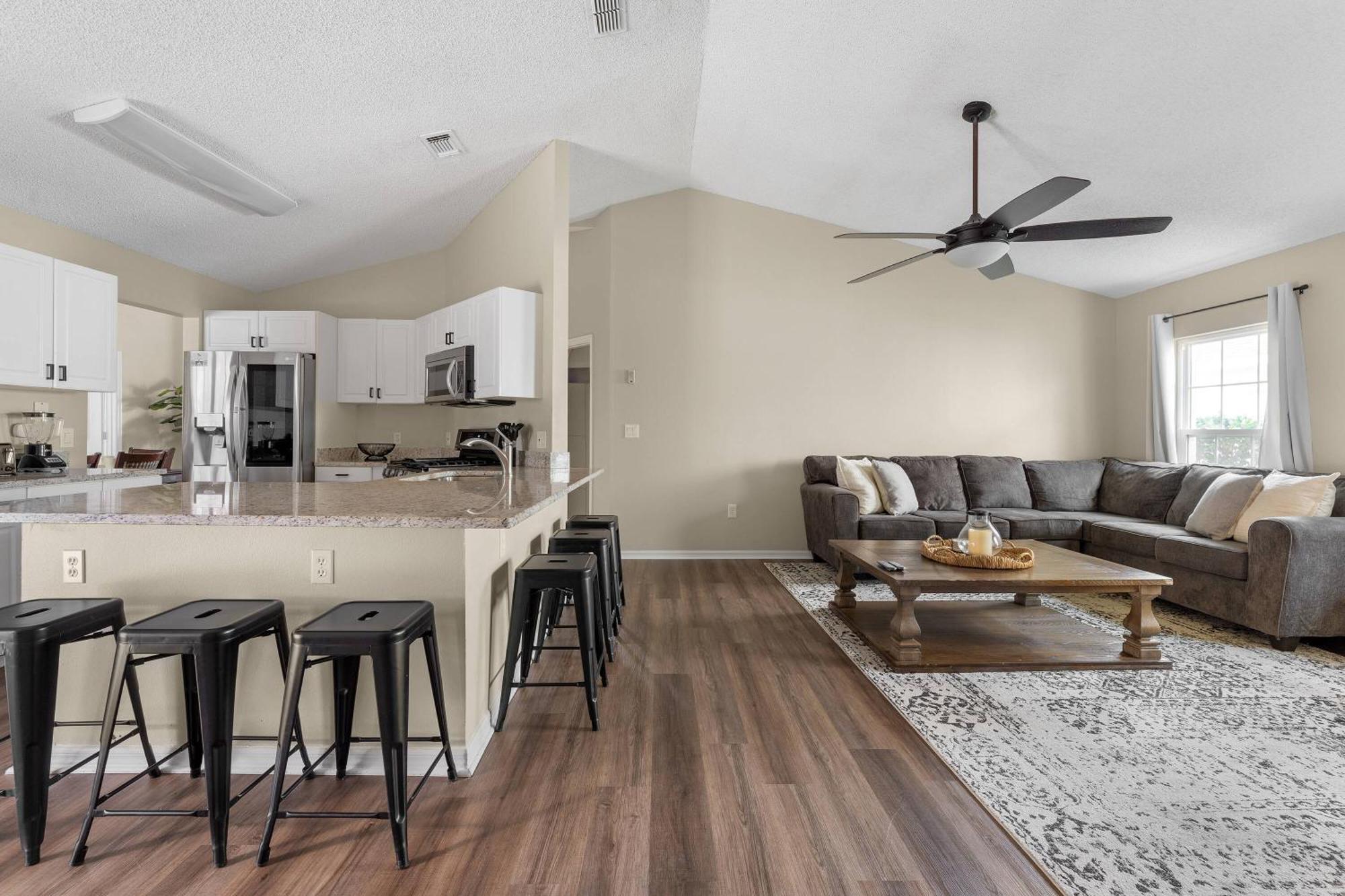 New Listing Pool And Game 4br *