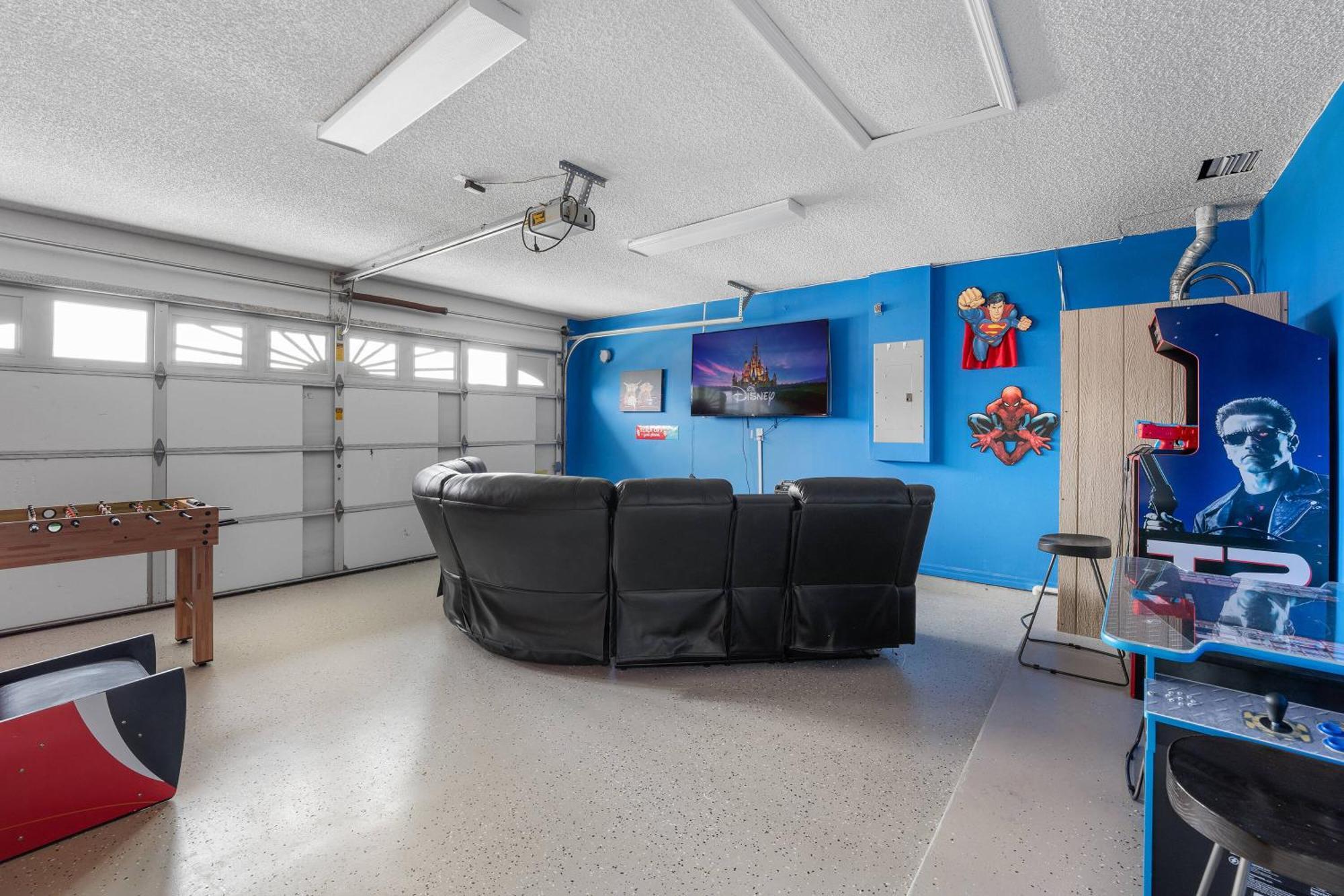 New Listing Pool And Game 4br