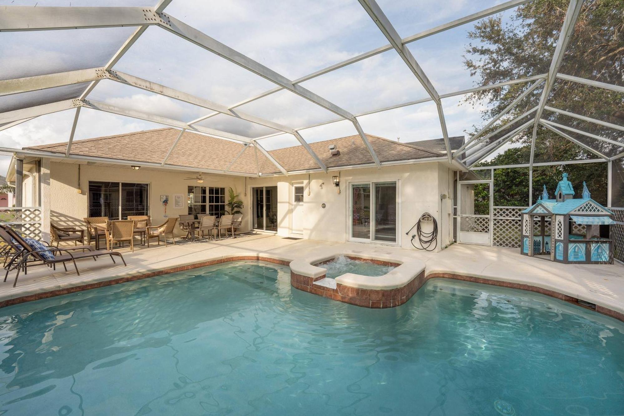 Holiday home New Listing Pool And Game 4br