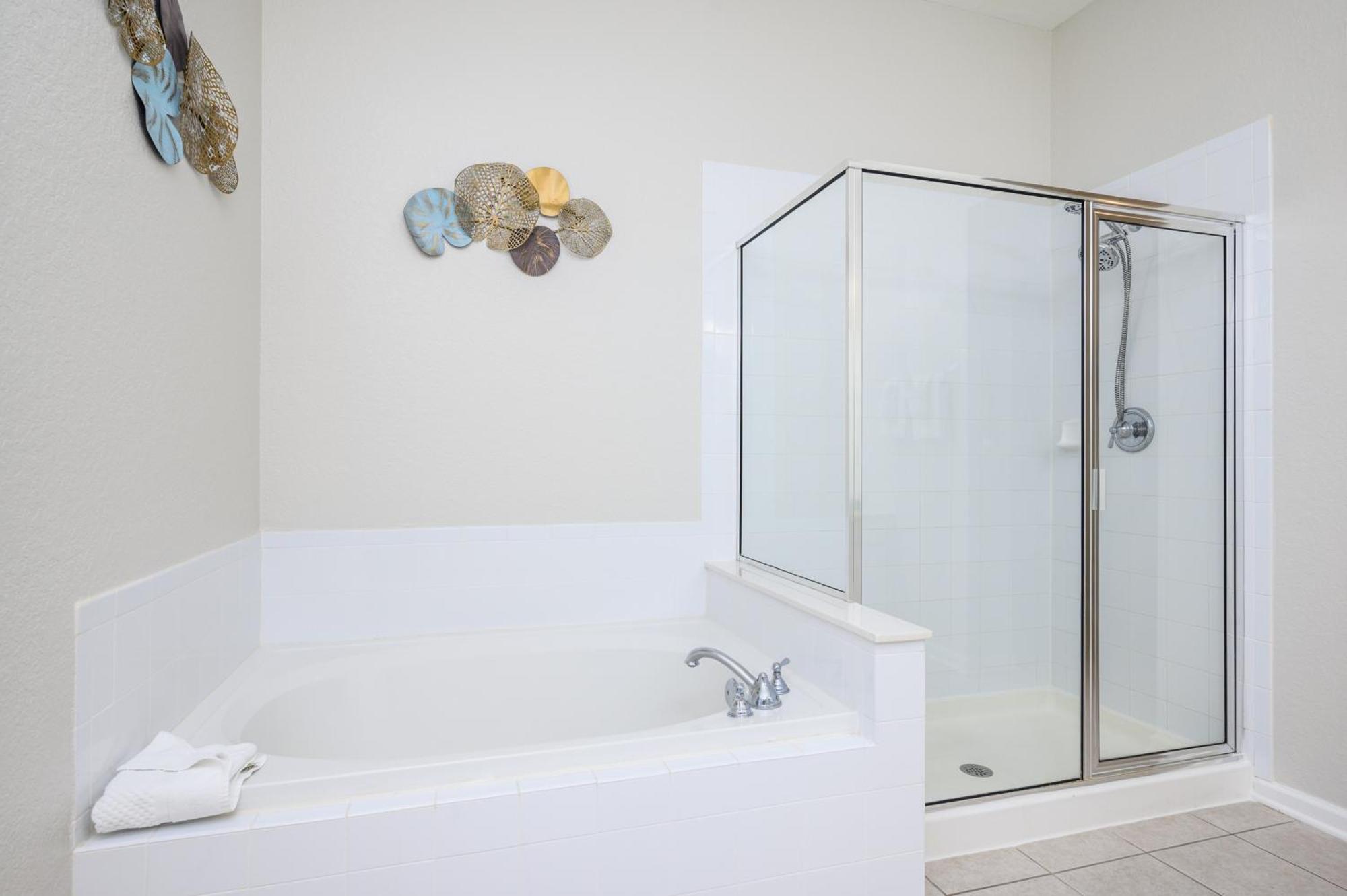 Apartment Penthouse Vacation Condo, Near The Parks - 2015 *