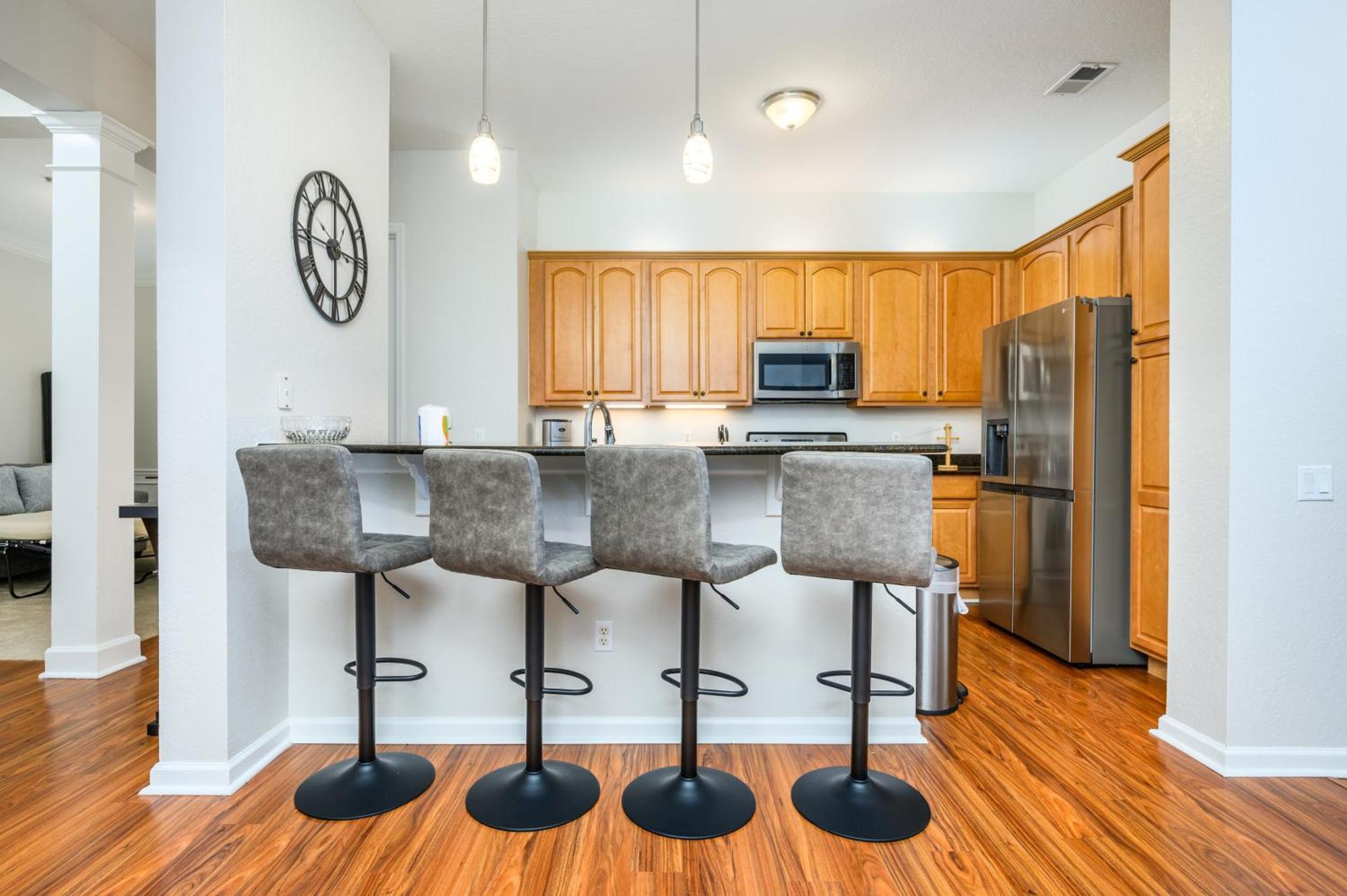 Penthouse Vacation Condo, Near The Parks - 2015 Apartment *