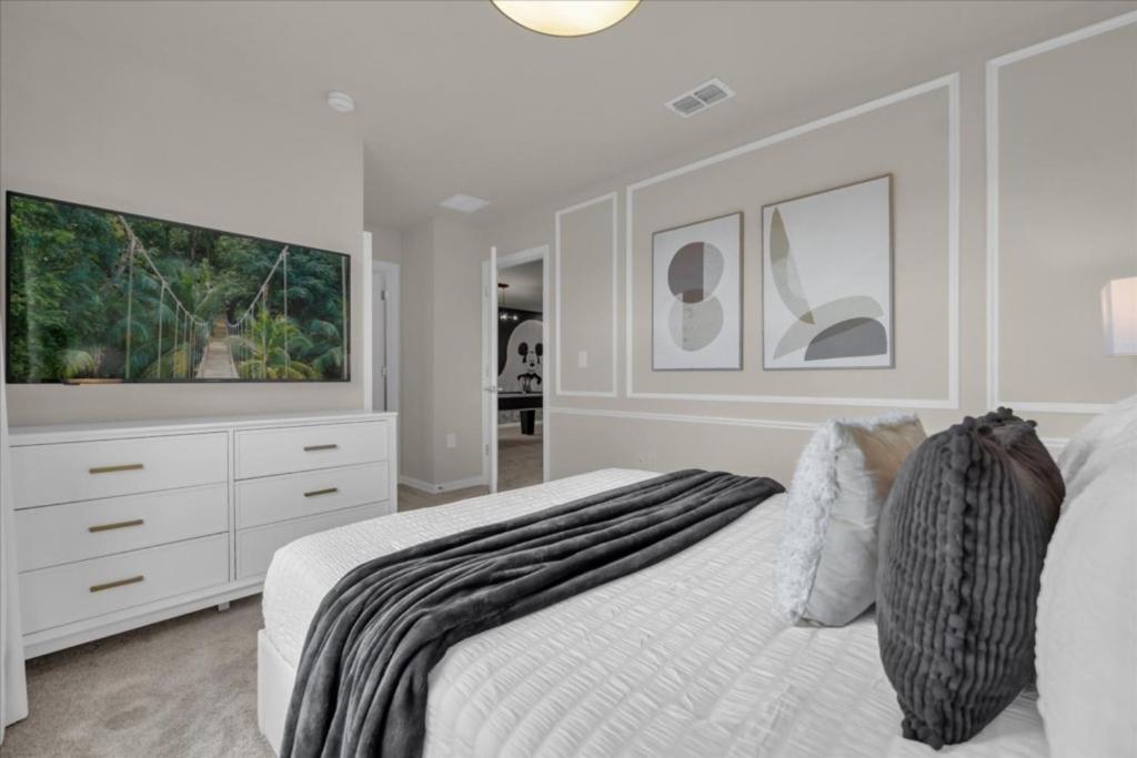 Holiday home 10 Bedrooms- 8 Bathrooms- Windsor Cay 16212sm